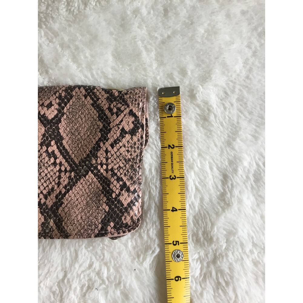 Blush Faux Snake Leather Metal Rings Gold Chain Crossbody Bag - Picture 7 of 12